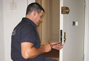 Logan Locksmith Shop Riverview, FL 813-397-6122 - Expert-20Locksmith